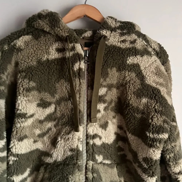 ATM ANTHONY THOMAS MELILLO Camo-print Sherpa Shearling Zip-front Jacket - Picture 7 of 16
